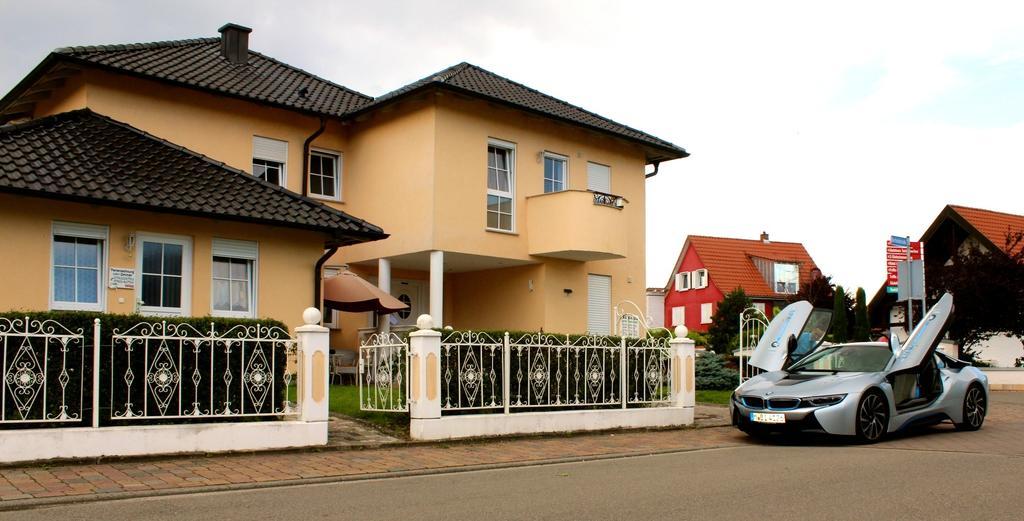 Gaestehaus Tante Tienchen 7 Minuten Zu Fuss Zum Europa Park , Plus Kostenloses Parkplatzticket Rulantica ,Alle Unsere Suiten Haben Einen Balkon Rust Zewnętrze zdjęcie