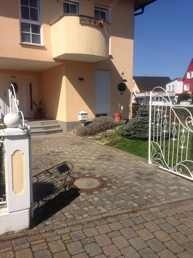 Gaestehaus Tante Tienchen 7 Minuten Zu Fuss Zum Europa Park , Plus Kostenloses Parkplatzticket Rulantica ,Alle Unsere Suiten Haben Einen Balkon Rust Zewnętrze zdjęcie
