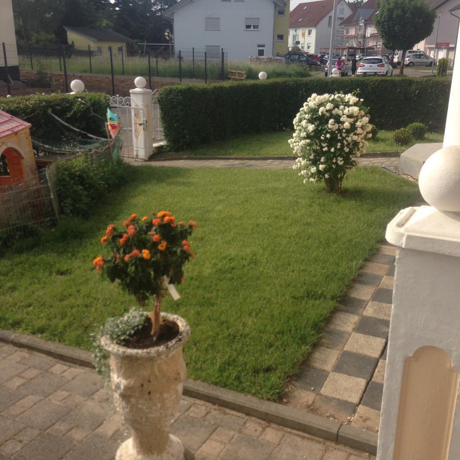Gaestehaus Tante Tienchen 7 Minuten Zu Fuss Zum Europa Park , Plus Kostenloses Parkplatzticket Rulantica ,Alle Unsere Suiten Haben Einen Balkon Rust Zewnętrze zdjęcie