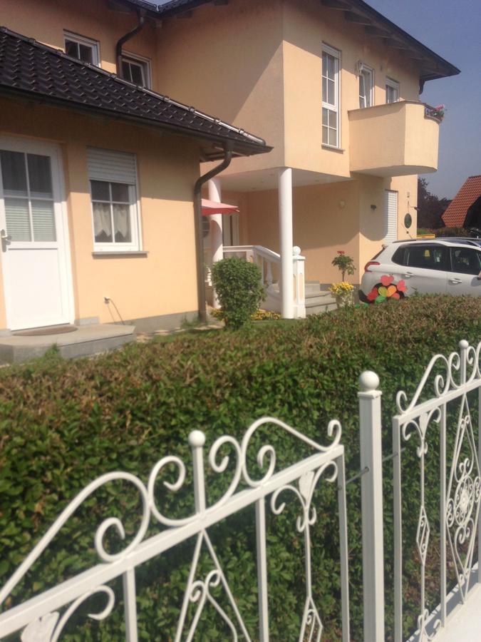Gaestehaus Tante Tienchen 7 Minuten Zu Fuss Zum Europa Park , Plus Kostenloses Parkplatzticket Rulantica ,Alle Unsere Suiten Haben Einen Balkon Rust Zewnętrze zdjęcie